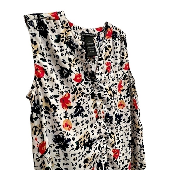 Chelsea & Theodore Floral Sleeveless Button Down Blouse, Size Small - Picture 6 of 13